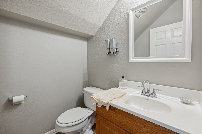 Building Photo - 117 Chapel Hill Cir