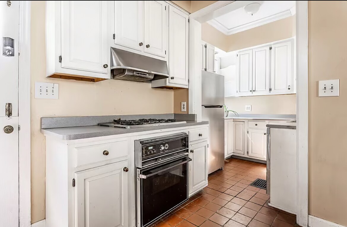 Building Photo - 124 E 32nd St