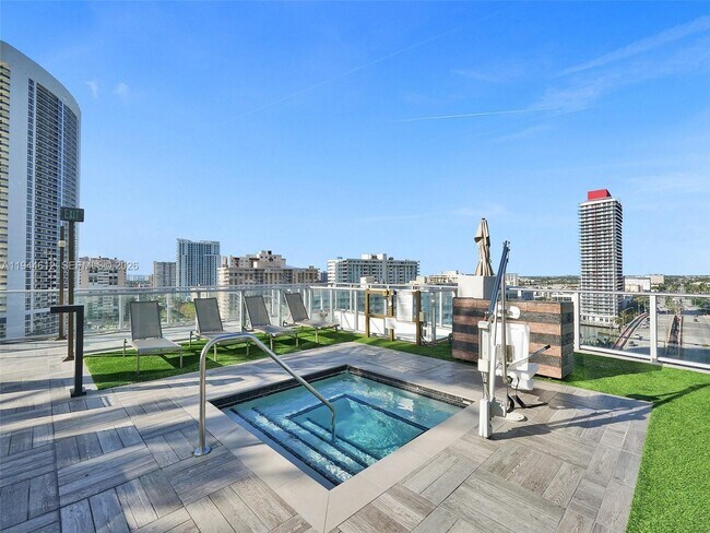 Building Photo - 4111 S Ocean Dr