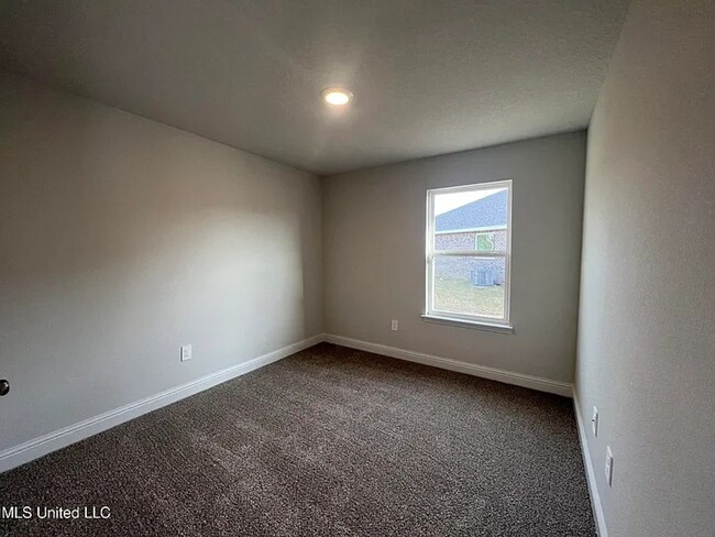 Building Photo - Charming 4BR House in Biloxi