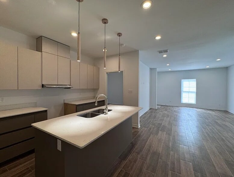 Building Photo - 5703 Saint Joan of Arc Loop