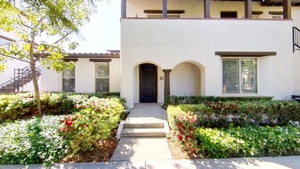 Building Photo - 37 Spanish Lace