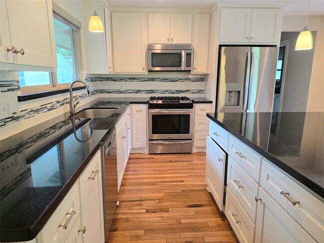 Building Photo - 1763 Maux Dr