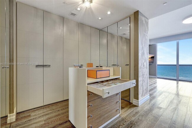 Building Photo - 17749 Collins Ave