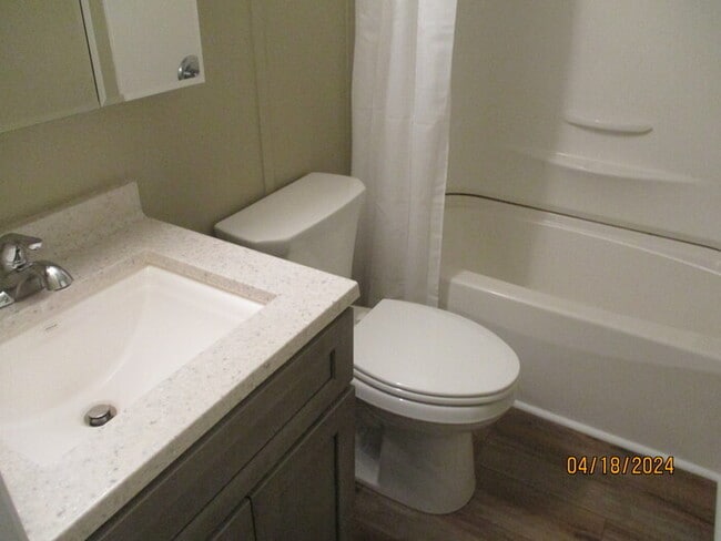 Building Photo - 24671 Ridgecrest Rd