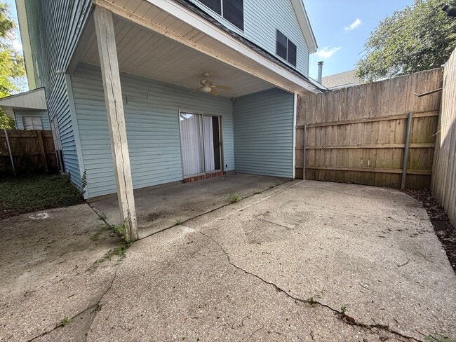 Building Photo - Acadian Cutie