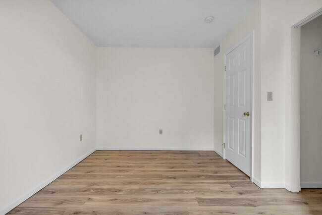 Building Photo - Charming 3BR Northampton Home – Cozy Livin...