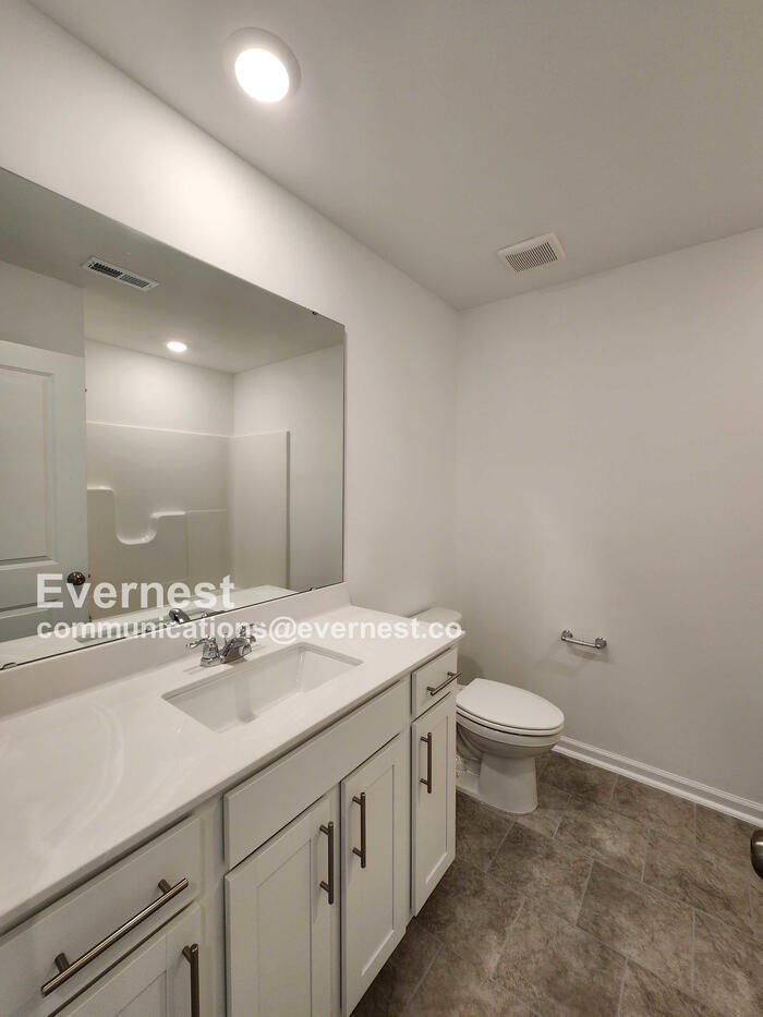 Building Photo - 1540 Crescent Townes Wy