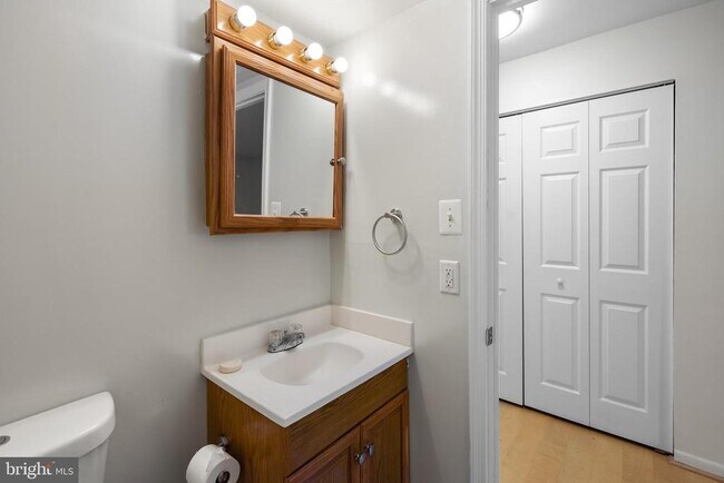 Building Photo - 623 Bywater Rd