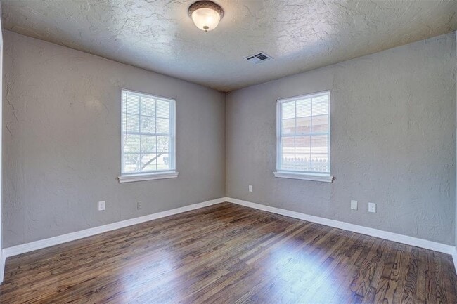 Building Photo - 1824 Andover Ct