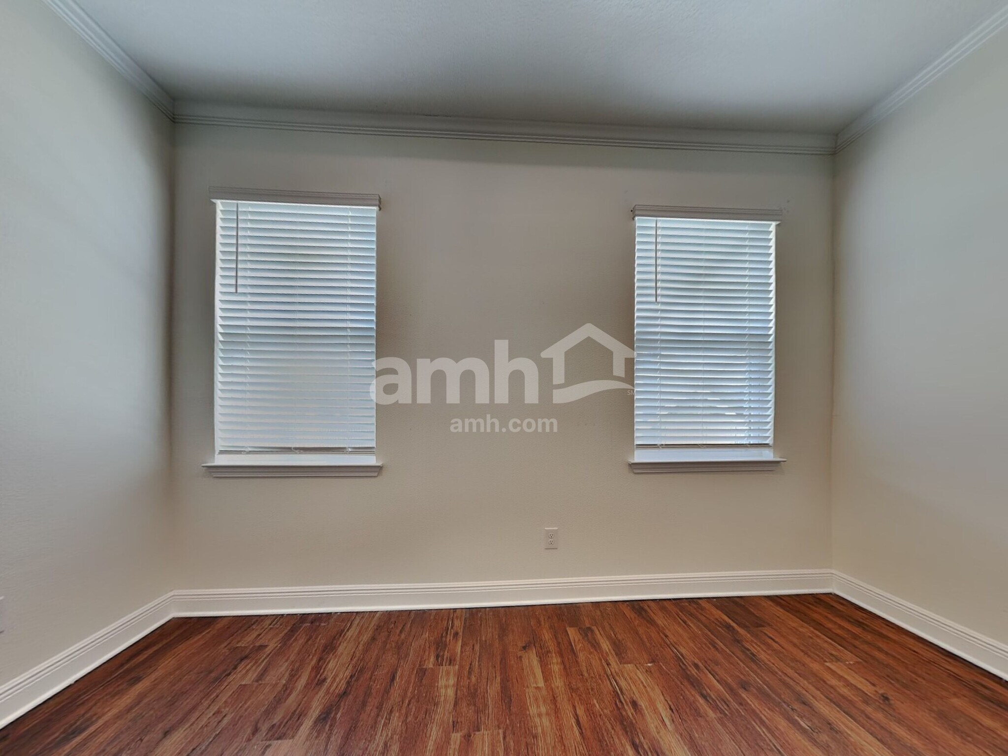 Building Photo - 27592 St Andrews Ave