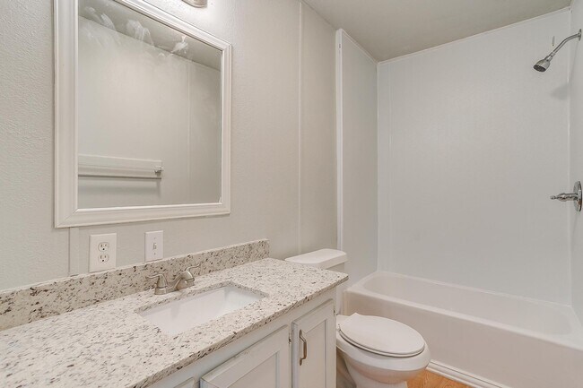 Building Photo - 149 Valley Meadows Dr