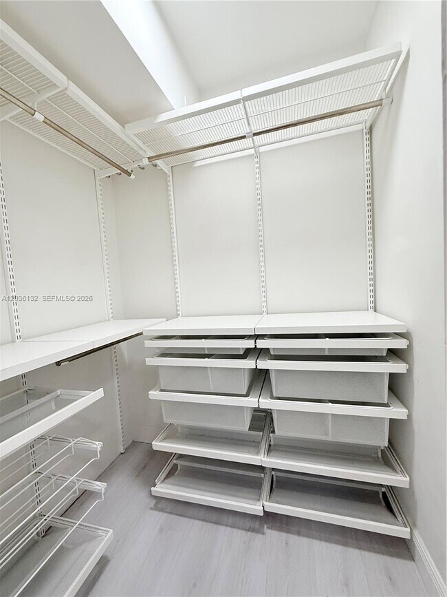 Building Photo - 20355 NE 34th Ct