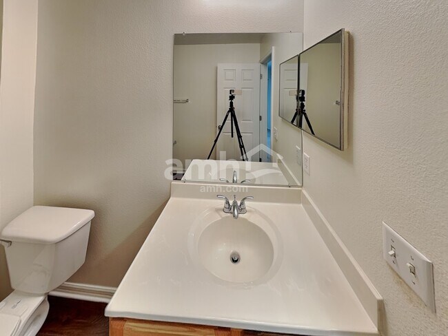 Building Photo - 209 King Arthur Ct