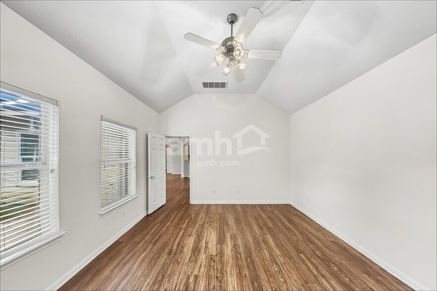 Building Photo - 5702 Rocky Trail Dr