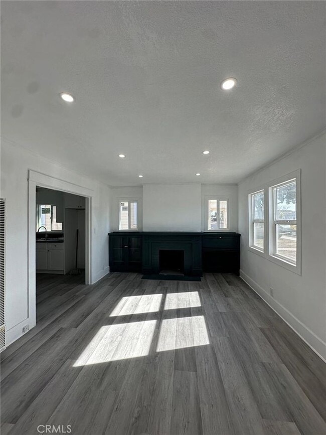 Building Photo - 1509 W 52nd St
