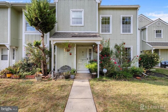 Building Photo - 5 Pond View Dr