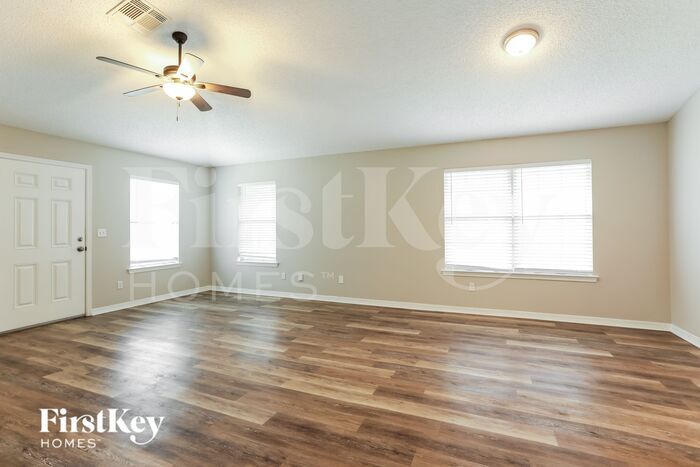 Building Photo - 7341 Ironside Dr N