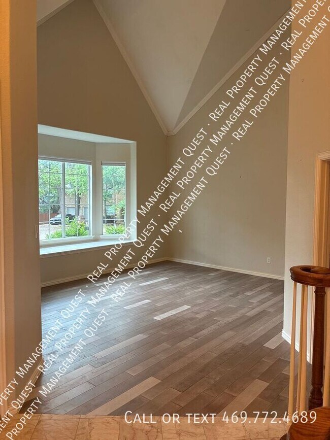 Building Photo - 3731 Edgewood Ct