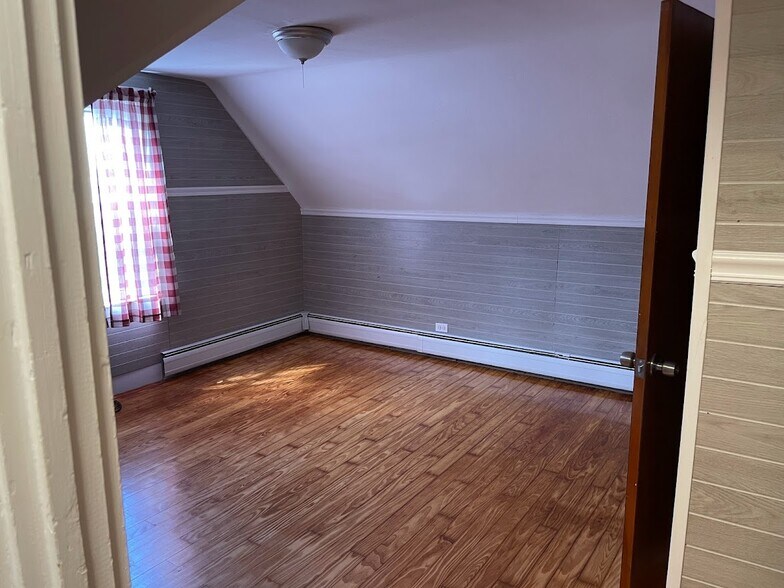 Building Photo - 428 High St