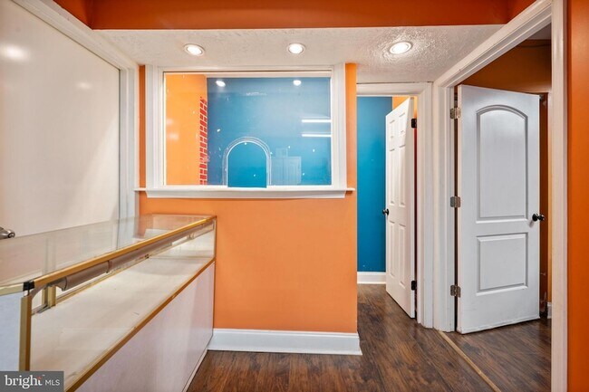 Building Photo - 807 Eastern Blvd