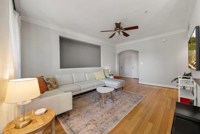 Building Photo - 7701 Rialto Blvd