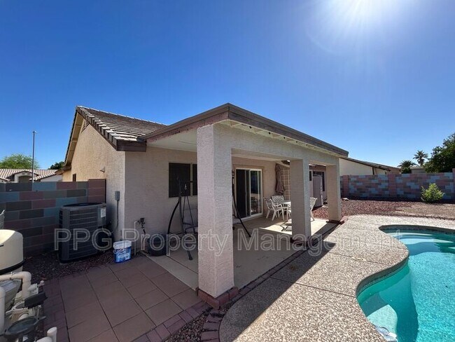 Building Photo - 13444 W Paradise Ln