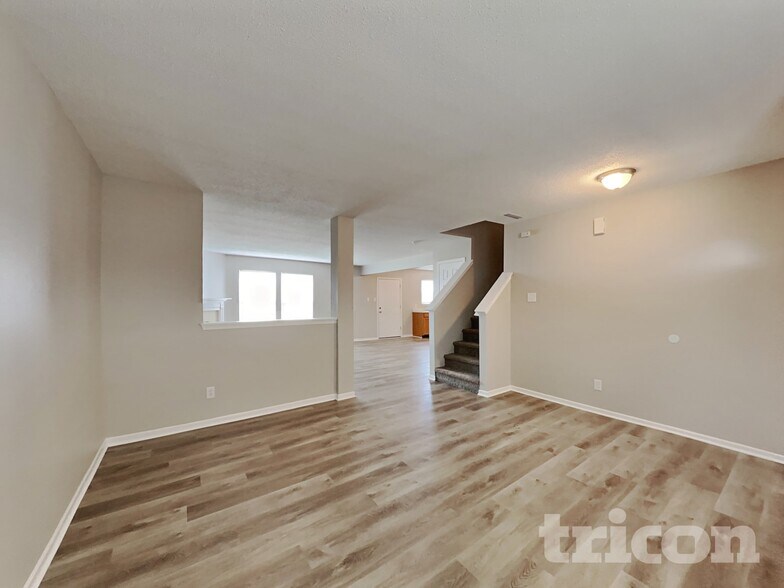 Building Photo - 6714 Waverhill Dr