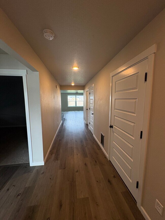 Building Photo - Home for Rent in Quincy