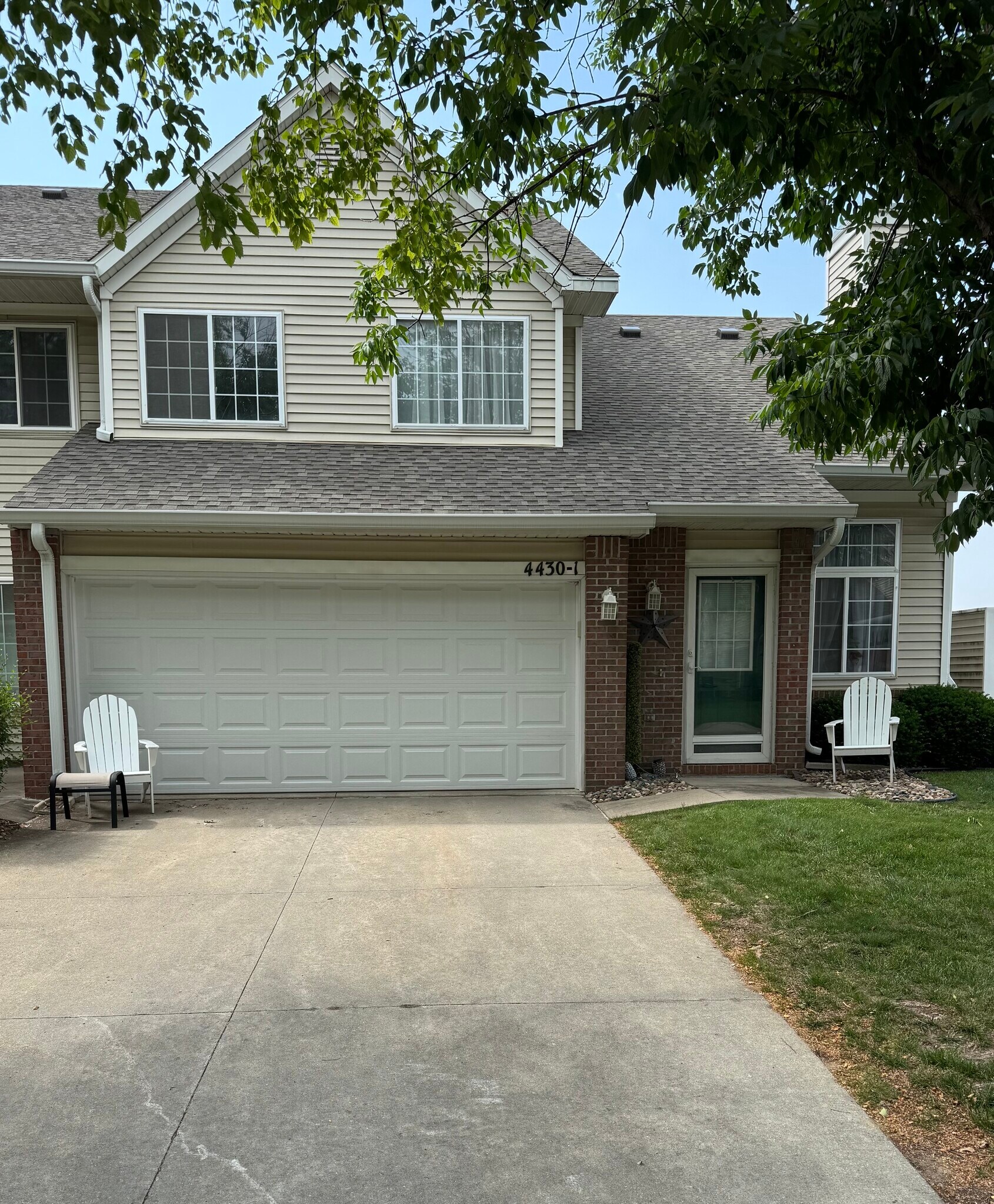 Exterior - 4430 104th St