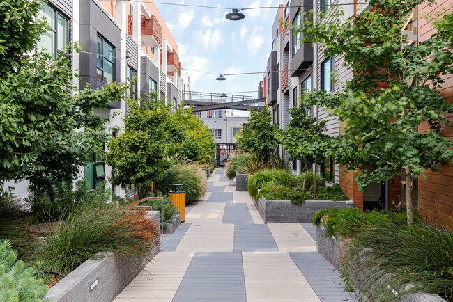 Building Photo - 1288 Howard St