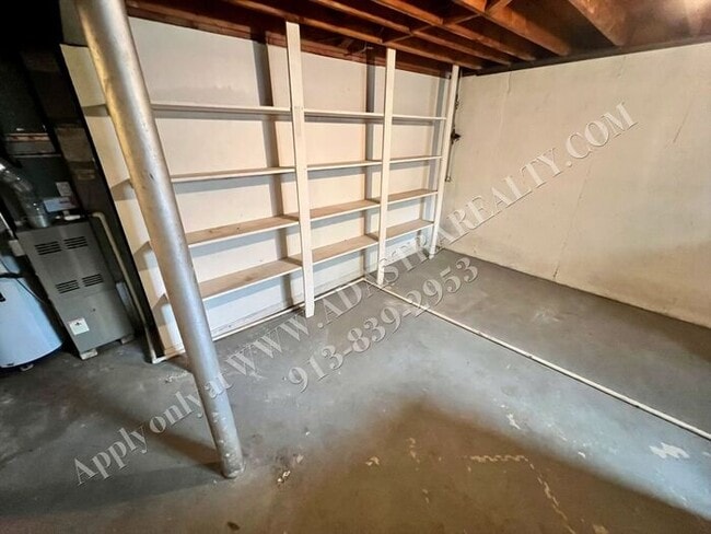 Building Photo - Darling 4 Bed 2 Bath Ranch in Olathe-Available NOW!!