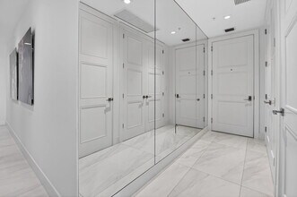 Building Photo - 155 E Boca Raton Rd