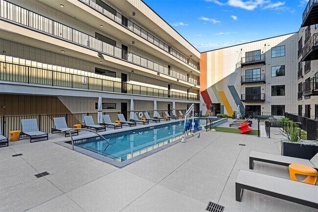 Building Photo - 4315 S Congress Ave