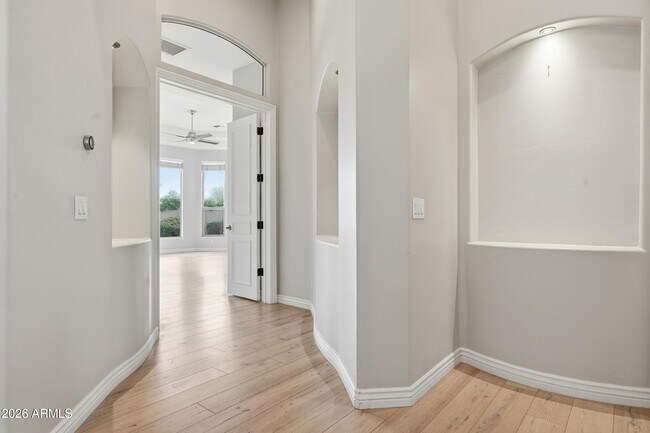 Building Photo - 1936 E Brookwood Ct