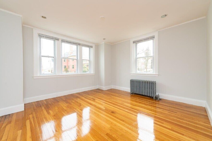 Building Photo - 136 Highland Ave