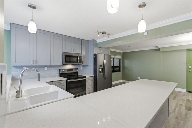 Building Photo - 2413 Bayshore Blvd