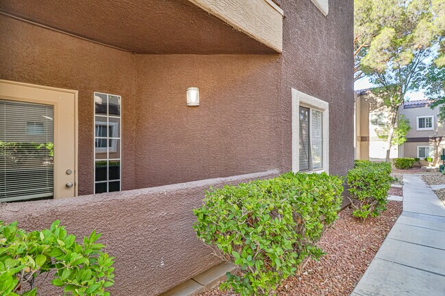 Building Photo - 5250 S Rainbow Blvd