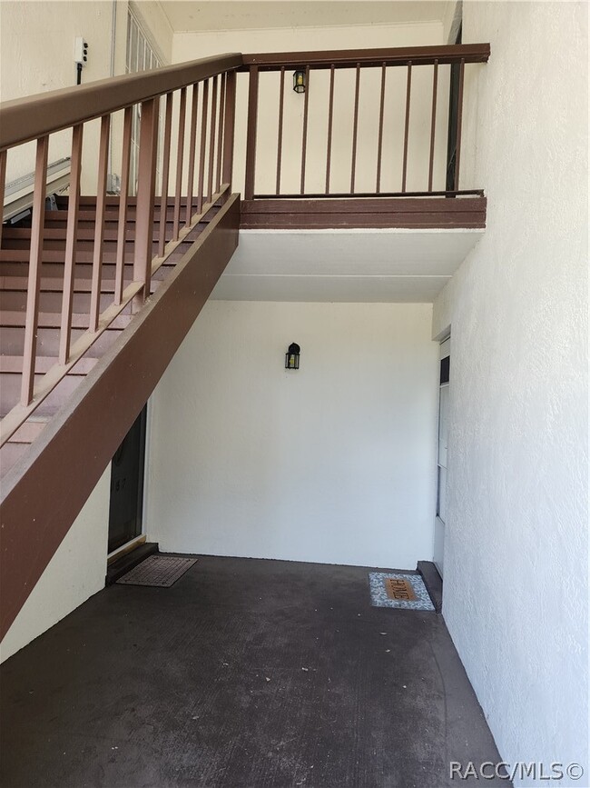 Building Photo - 2400 Forest Dr