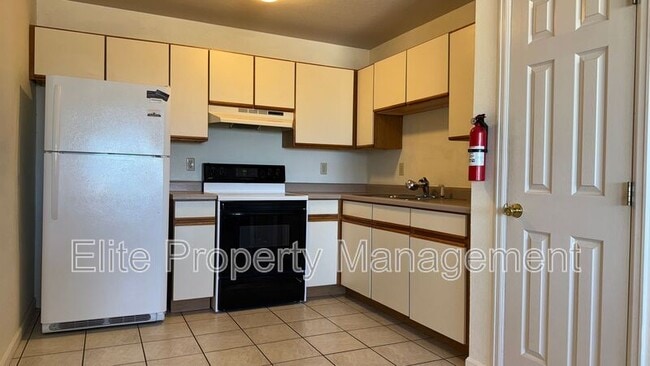 Building Photo - 210 E Palmer Lake Dr