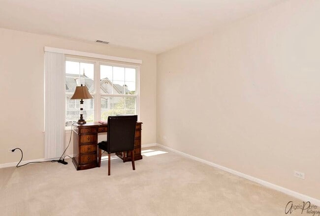Building Photo - 404 Bay Tree Cir