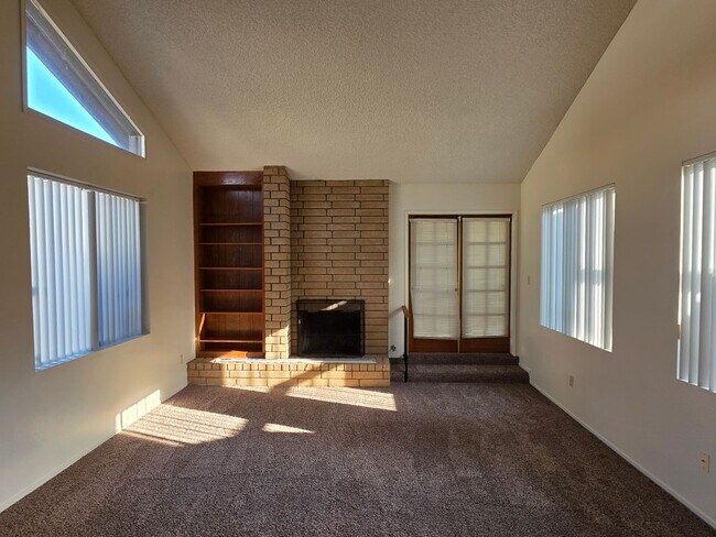 Building Photo - 6901 Courtside Cir