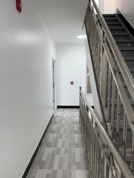 Building Photo - 17 Kearny Ave