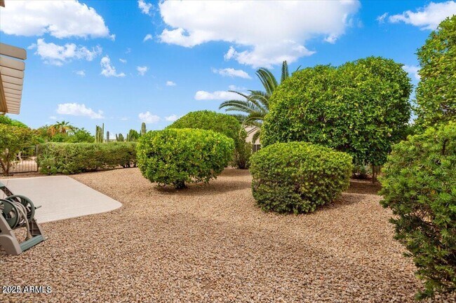 Building Photo - 16232 W Tapatio Dr