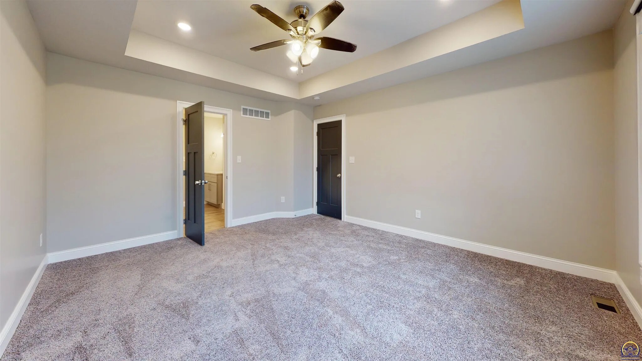 Building Photo - 3755 SW Summerfield Dr