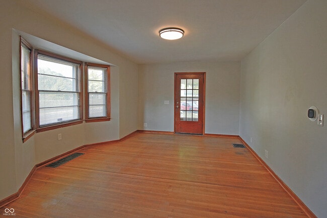 Building Photo - 545 E Westfield Blvd