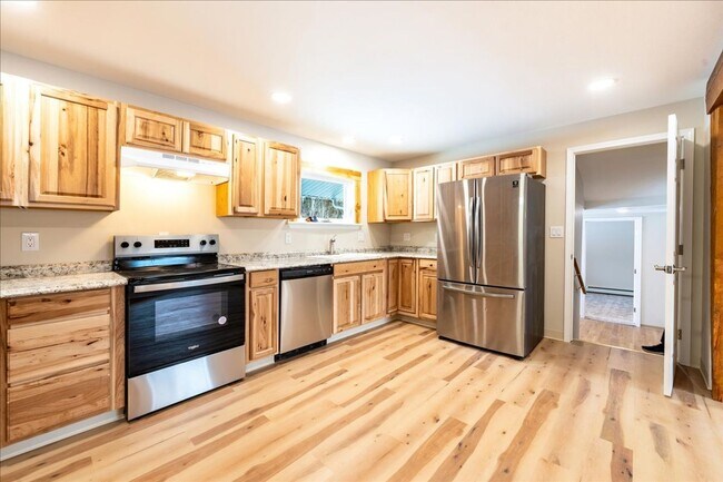 Building Photo - 228 Craig Ave