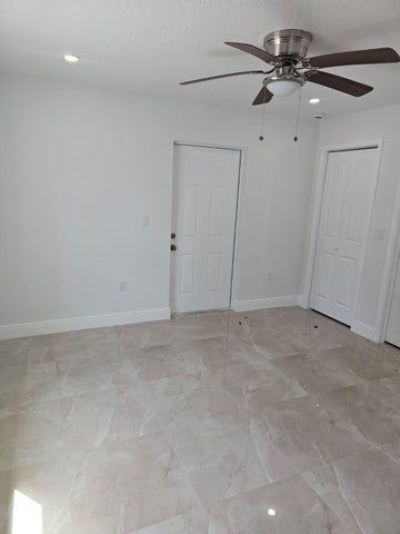 Building Photo - 5029 Sunrise Blvd