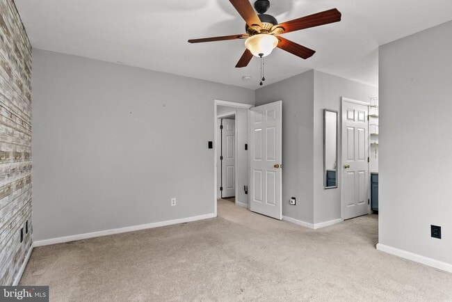 Building Photo - 43 Gristmill Ln