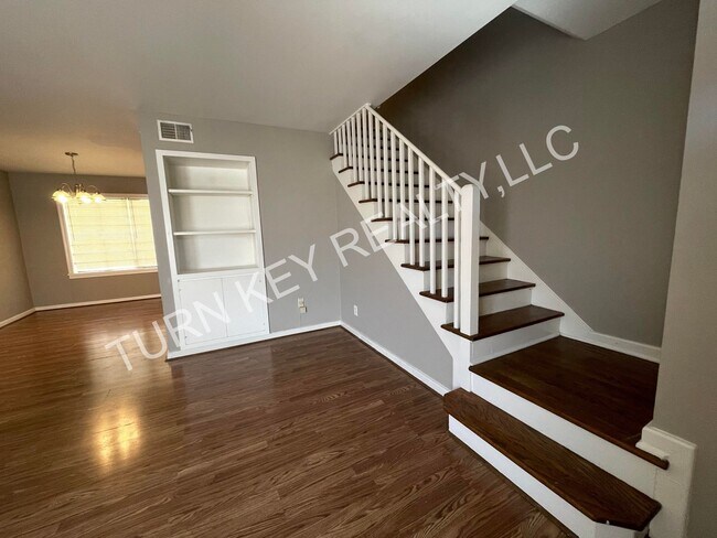 Building Photo - Condo for rent in Homewood